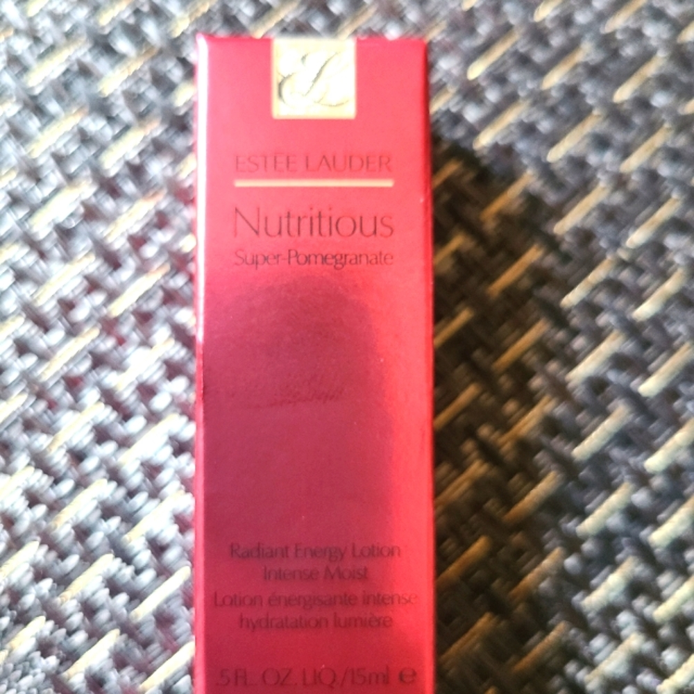 Estee lauder nutrition super pomegranate radiant energy lotion intense mist